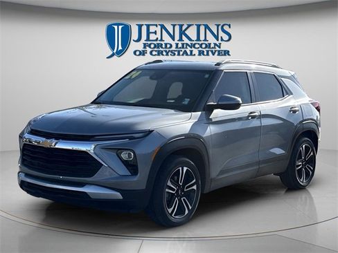 Used 2024 Chevrolet TrailBlazer LT w/ LT Cold Weather Package image 5