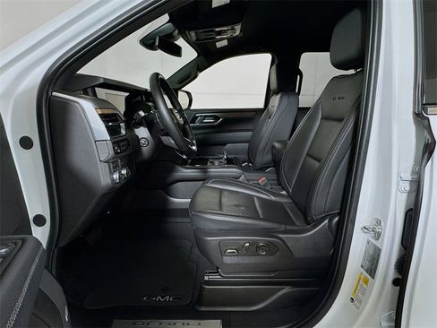 Certified 2025 GMC Yukon Denali image 20