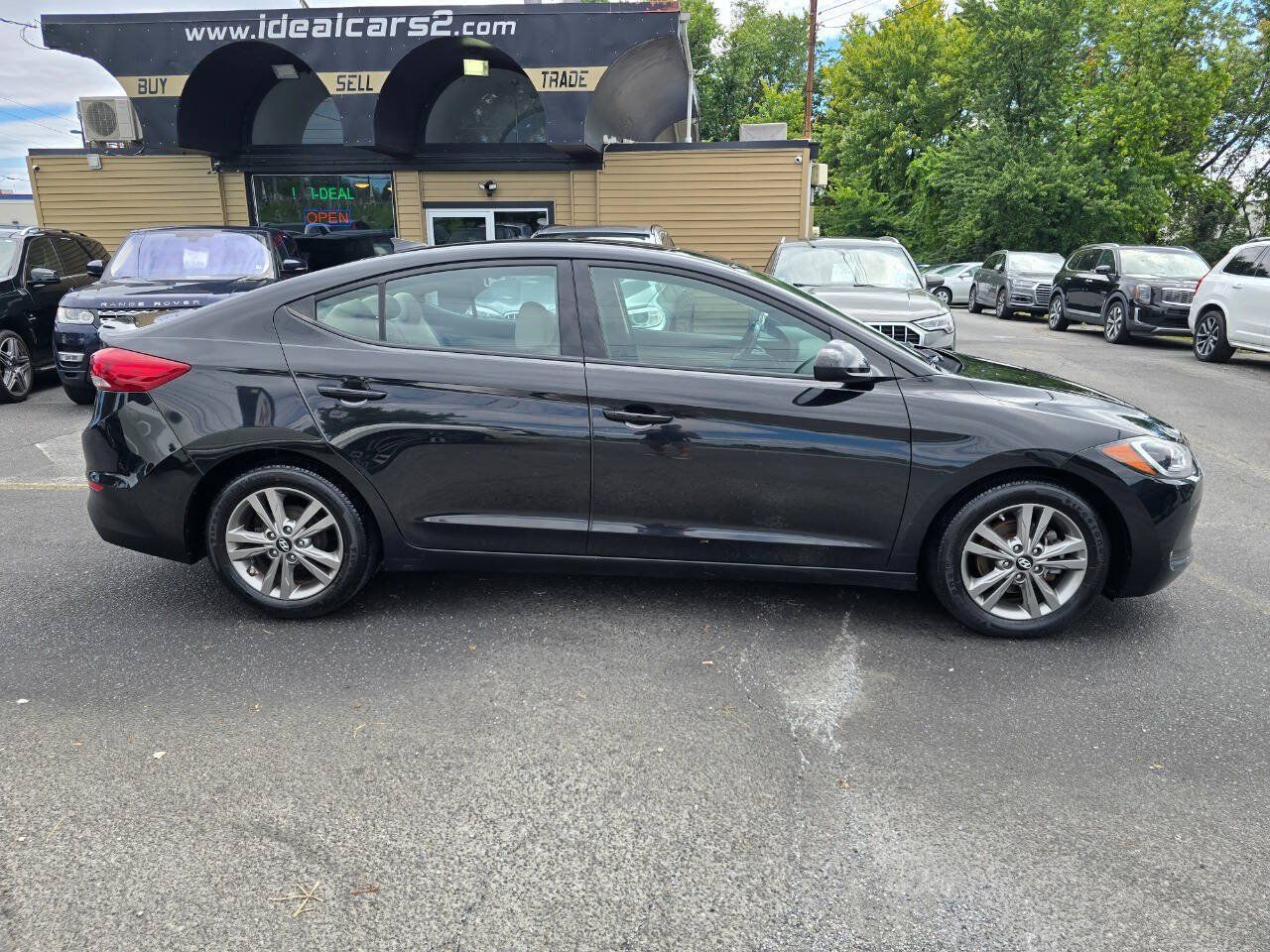 Used 2017 Hyundai Elantra Value Edition w/ Cargo Package FWD image 2