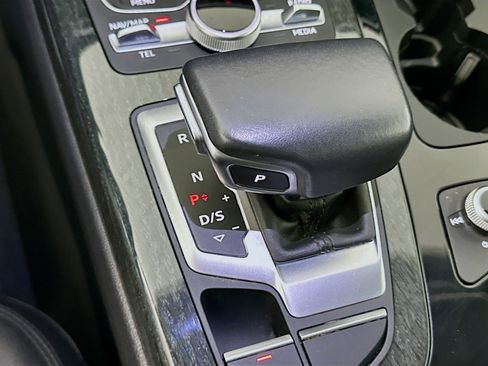 Used 2019 Audi Q7 3.0T Premium Plus w/ Premium Plus Package AWD/4WD image 24