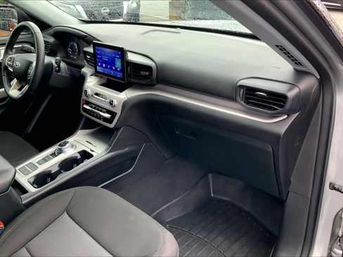 Certified 2023 Ford Explorer XLT image 17