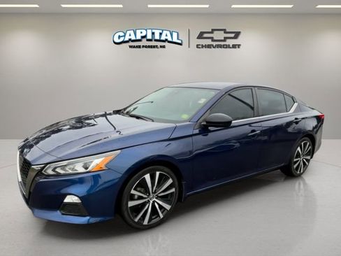 Used 2022 Nissan Altima 2.5 SR image 1