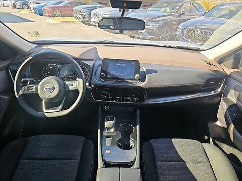 Used 2021 Nissan Rogue SV image 31