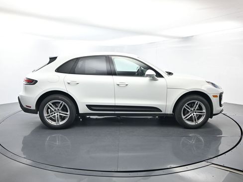 Certified 2023 Porsche Macan image 16