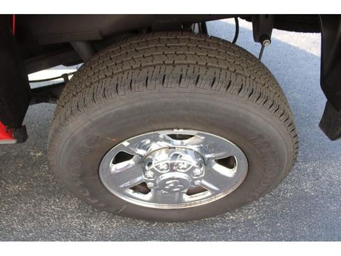 Used 2024 RAM 2500 Big Horn w/ Bed Utility Group image 9