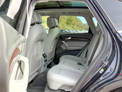 Used 2020 Audi Q5 2.0T Premium w/ Convenience Package image 9