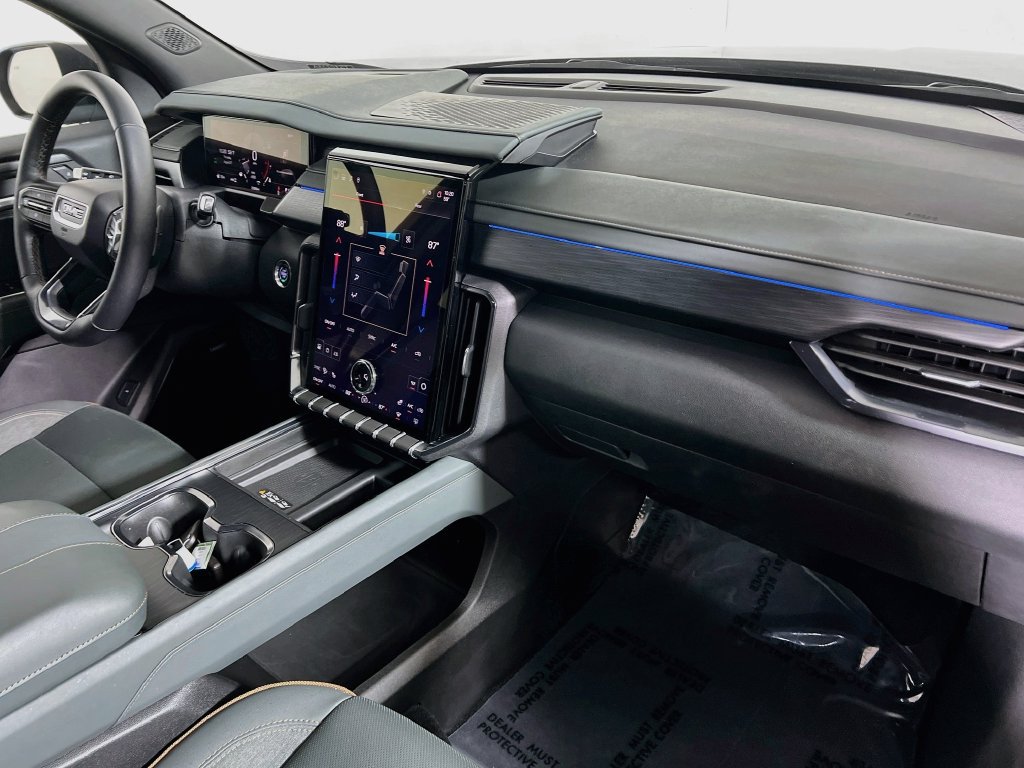 Used 2025 GMC Acadia AT4 w/ LPO, Floor Liner Package AWD/4WD image 27
