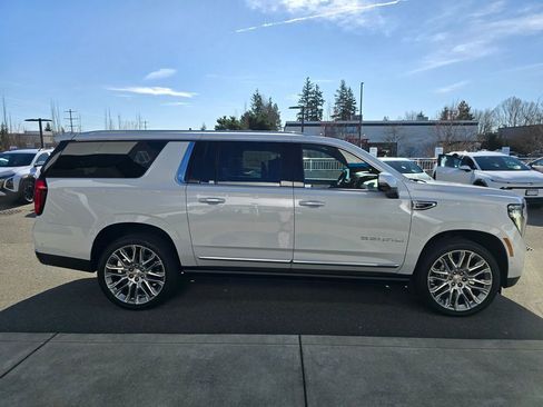 New 2026 GMC Yukon XL Denali w/ Denali Reserve Package image 40