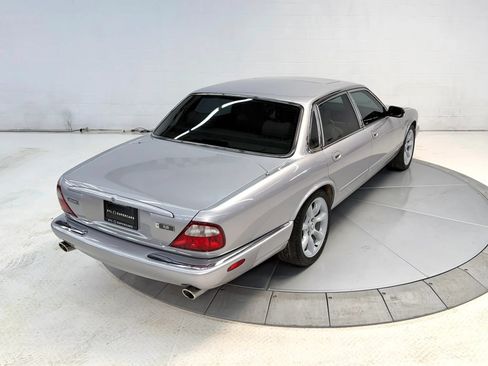 Used 2000 Jaguar XJ8 RWD image 18