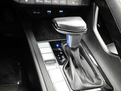 Used 2022 Hyundai Elantra Limited FWD image 29