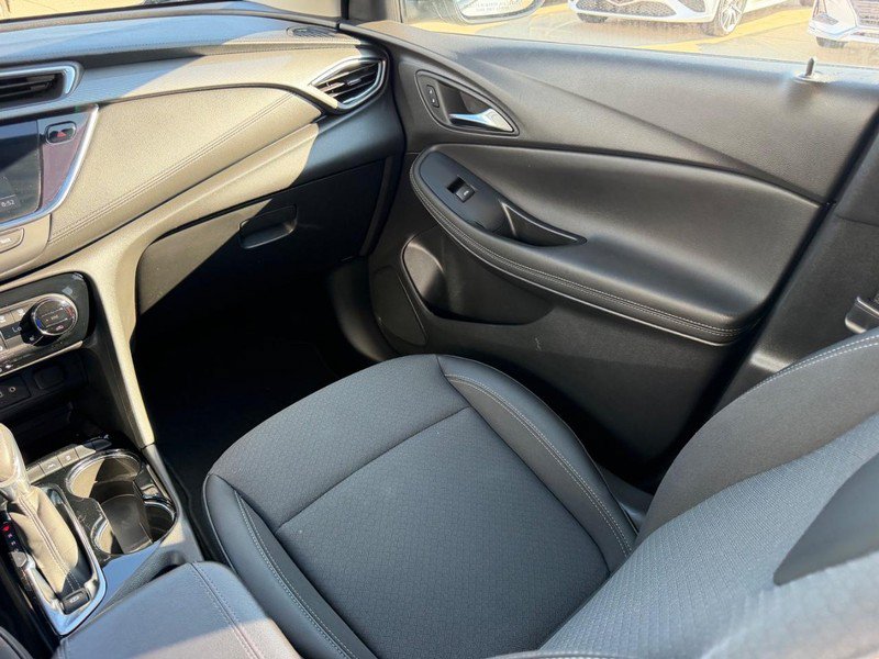 Used 2023 Buick Encore GX Select w/ Sport Touring Package FWD image 17