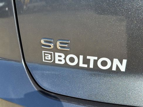 Used 2022 Volkswagen Atlas Cross Sport SE image 11