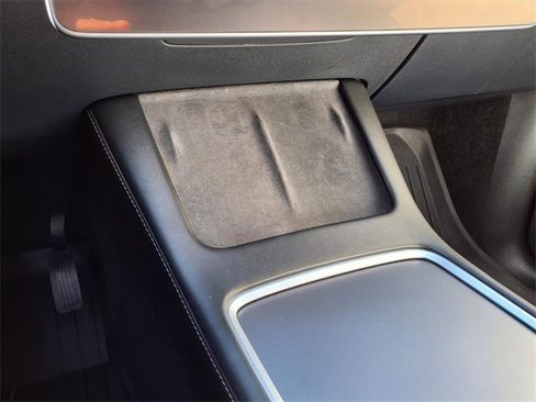 Used 2023 Tesla Model Y Long Range image 20