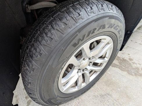 Used 2019 Chevrolet Silverado 1500 LT w/ All-Star Edition image 36