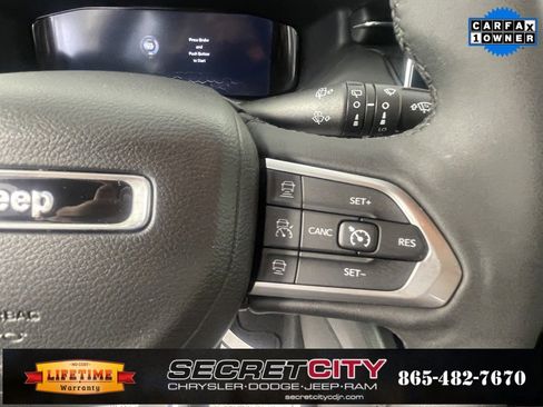 Used 2024 Jeep Compass Limited w/ High Altitude Package image 17