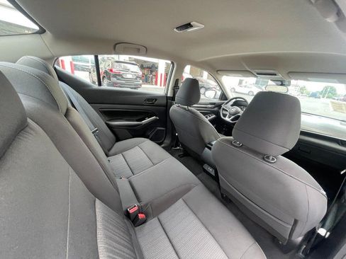 Used 2023 Nissan Altima 2.5 SV AWD/4WD image 11