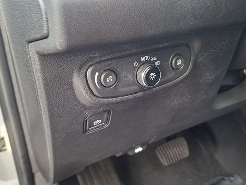 Used 2023 GMC Terrain AT4 AWD/4WD image 10