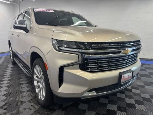 Used 2021 Chevrolet Suburban Premier w/ Premium Package AWD/4WD image 12