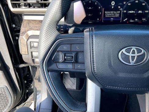 Used 2024 Toyota Tacoma Limited w/ Limited Package (LT) image 22