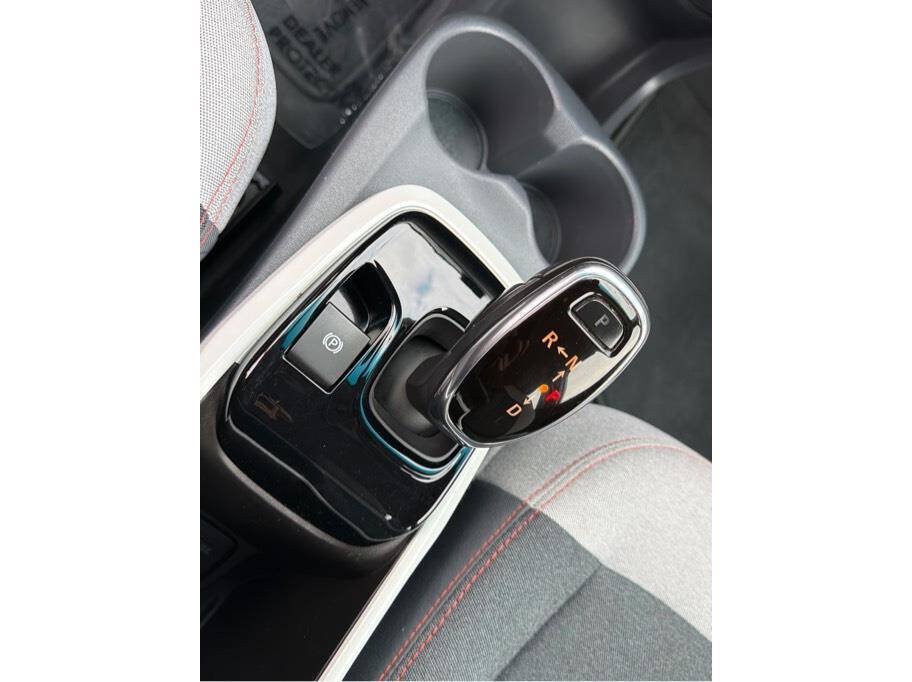 Used 2017 Chevrolet Bolt LT FWD image 16