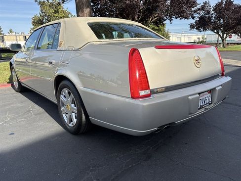 Used 2007 Cadillac DTS w/ Trunk Convenience Package FWD image 9