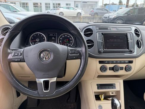 Used 2017 Volkswagen Tiguan S image 13