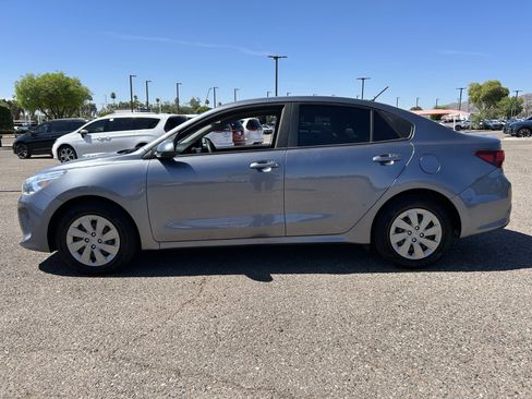 Used 2019 Kia Rio S image 3