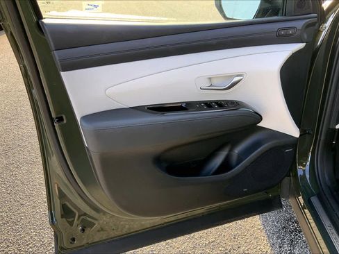 Used 2025 Hyundai Tucson Limited image 22