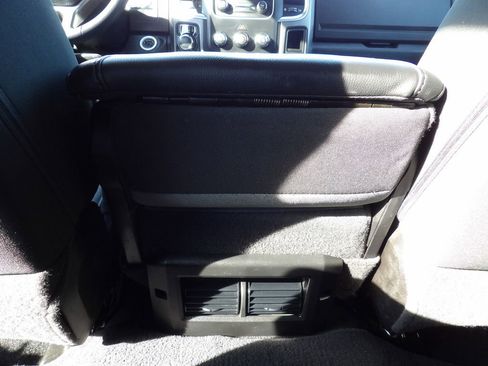 Used 2021 RAM 1500 Classic SLT image 33