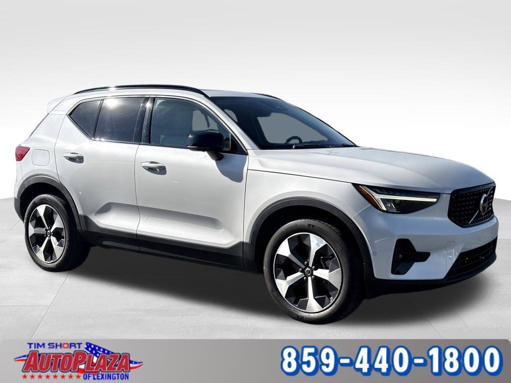 Used 2023 Volvo XC40 B4 Ultimate FWD image 8