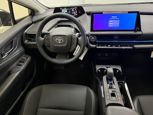 New 2026 Toyota Prius Plug-In Hybrid FWD image 31