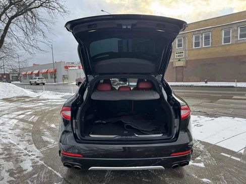 Used 2017 Maserati Levante image 20