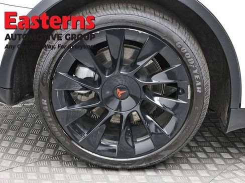 Used 2020 Tesla Model Y Long Range image 27