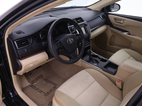 Used 2015 Toyota Camry LE FWD image 3