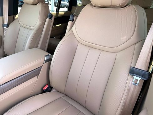 New 2026 Land Rover Range Rover Long Wheelbase SE AWD/4WD image 19