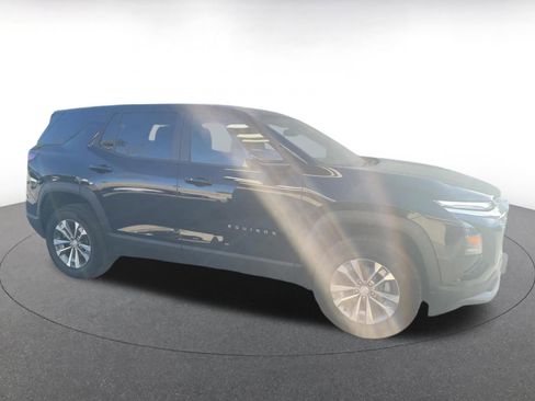 Used 2025 Chevrolet Equinox LT image 16