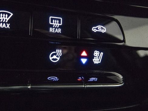 Used 2022 Chevrolet Bolt EUV Premier image 27