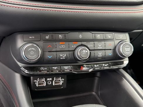 Used 2024 Dodge Durango GT AWD/4WD image 22