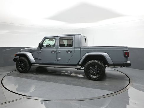 New 2025 Jeep Gladiator Sport image 5