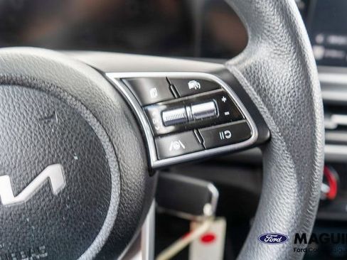 Used 2024 Kia Seltos LX AWD/4WD image 23