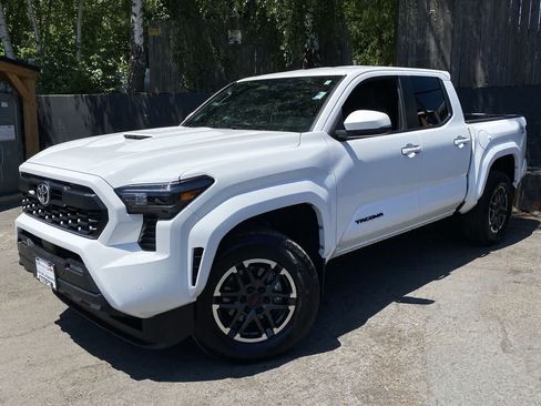 Used 2024 Toyota Tacoma TRD Sport w/ TRD Sport Upgrade Package AWD/4WD image 1