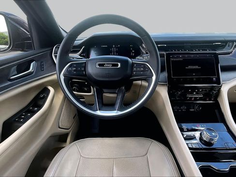Used 2022 Jeep Grand Cherokee Limited 4xe w/ Luxury Tech Group II AWD/4WD image 6