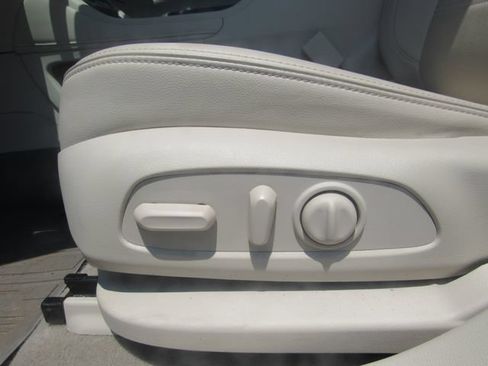 Certified 2023 GMC Acadia Denali w/ Denali Ultimate Package AWD/4WD image 9