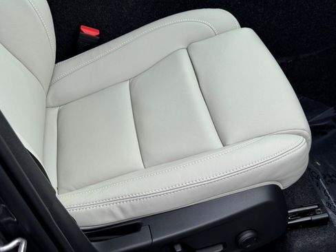 New 2026 Volvo XC40 B5 Ultra w/ Climate Package image 12