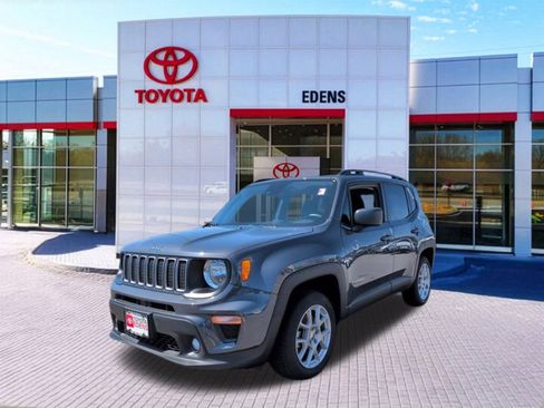 Used 2022 Jeep Renegade Latitude w/ Convenience Group AWD/4WD image 7