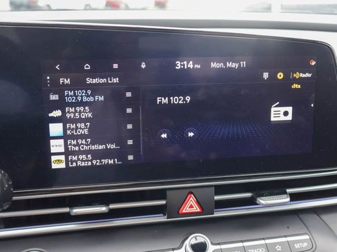 Used 2025 Hyundai Elantra Limited FWD image 5
