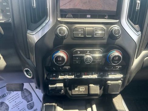 Used 2020 Chevrolet Silverado 1500 LTZ w/ LTZ Premium Package AWD/4WD image 24
