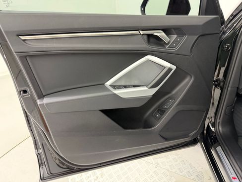 Certified 2025 Audi Q3 2.0T Premium image 16