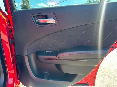 Used 2020 Dodge Charger SXT w/ Blacktop Package image 17