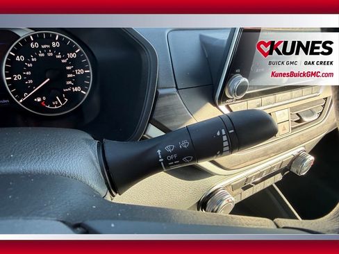 Used 2025 Nissan Altima 2.5 SV image 13